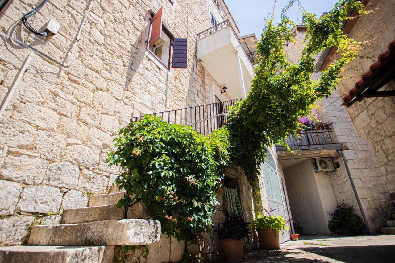 Apartments Karoca Split Exterior photo